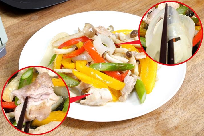 8-4 Một công thức texto được cho là hầm khan, nhưng chỉ đun nóng trong 10 phút. Tuy nhiên, đùi gà mềm và hành tây bị biến thành toro! Mặc dù tôi chỉ sử dụng dầu ô liu và muối và tiêu, nhưng vị ngọt của rau được mang ra và rất ngon!