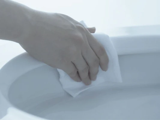 Toto Neorest CES9710 thiết kế vành kính