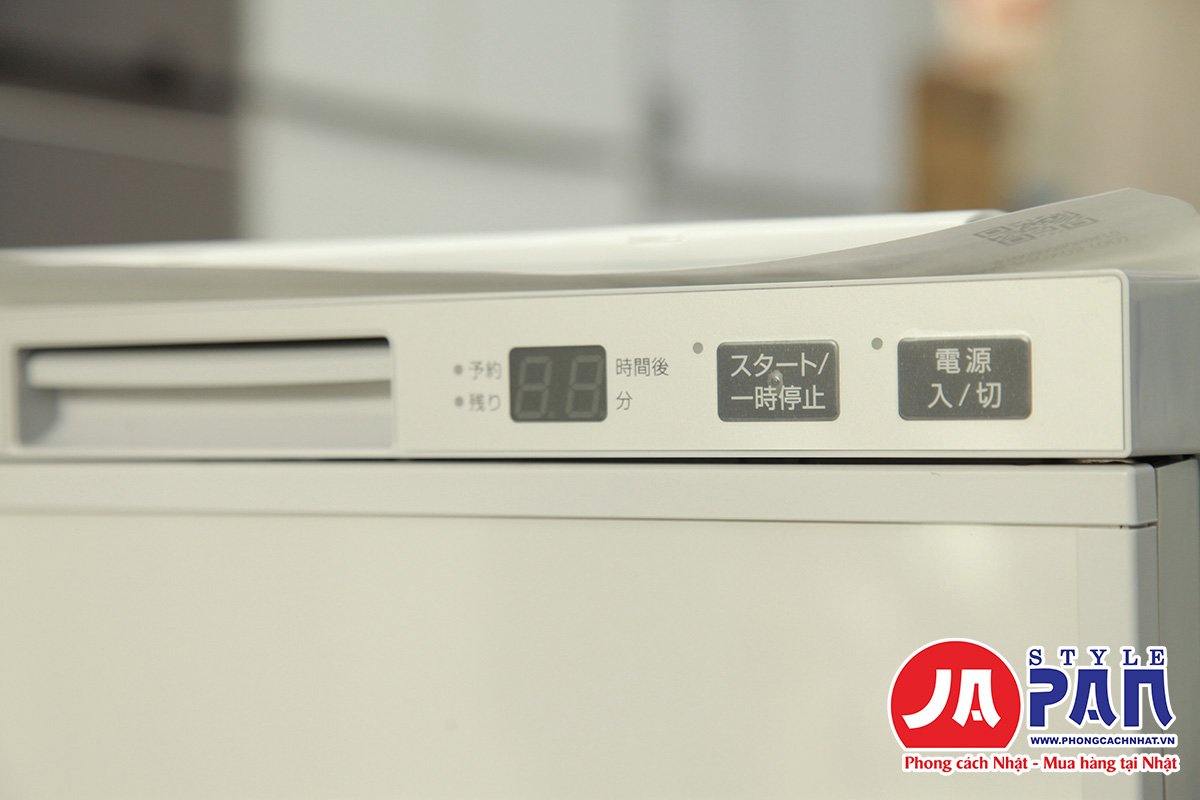 May rua bat Rinnai RSW F402 SV 13