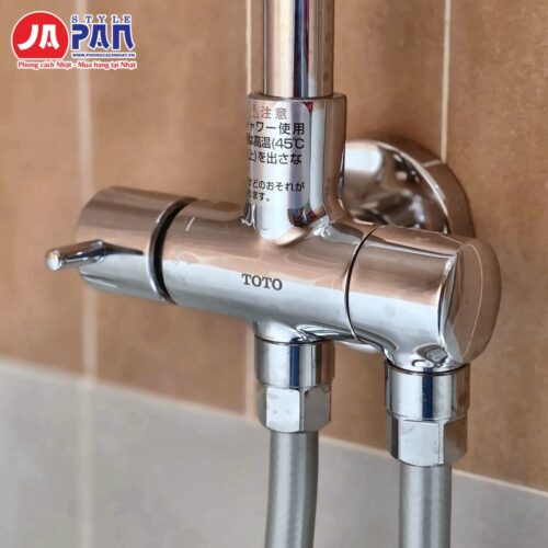 Sen cây TOTO TBW04401J1 | Sen tắm nhiệt độ cao cấp nội địa Nhật 17 Cụm nối có logo TOTO trên thanh sen cây TBW04401J1