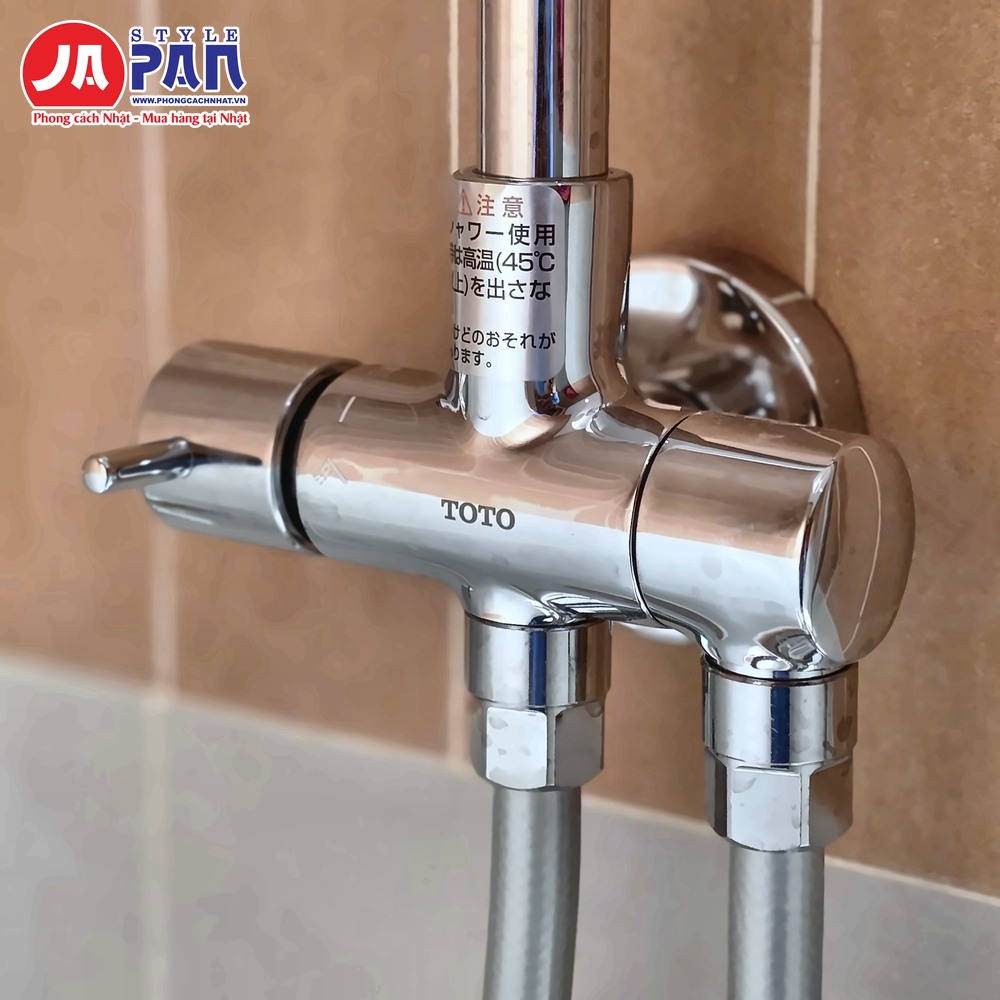Sen cây TOTO TBW04401J1 | Sen tắm nhiệt độ cao cấp nội địa Nhật 6 Cụm nối có logo TOTO trên thanh sen cây TBW04401J1