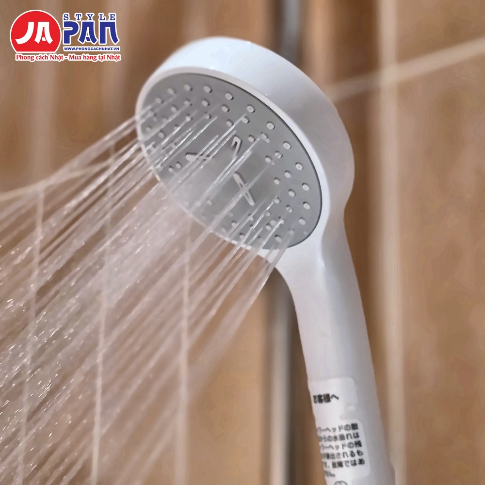Sen cây TOTO TBW04401J1 | Sen tắm nhiệt độ cao cấp nội địa Nhật 10 Tay sen của sen cây Toto TBW04401J1 đang phun nước