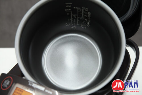 Nồi cơm điện Zojirushi Np-Zu18-TD