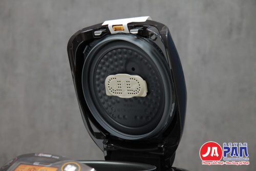Nồi cơm điện Zojirushi Np-Zu18-TD