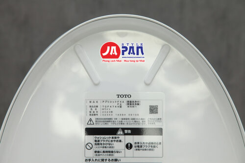 Nắp bồn cầu Toto TCF4744 (1)