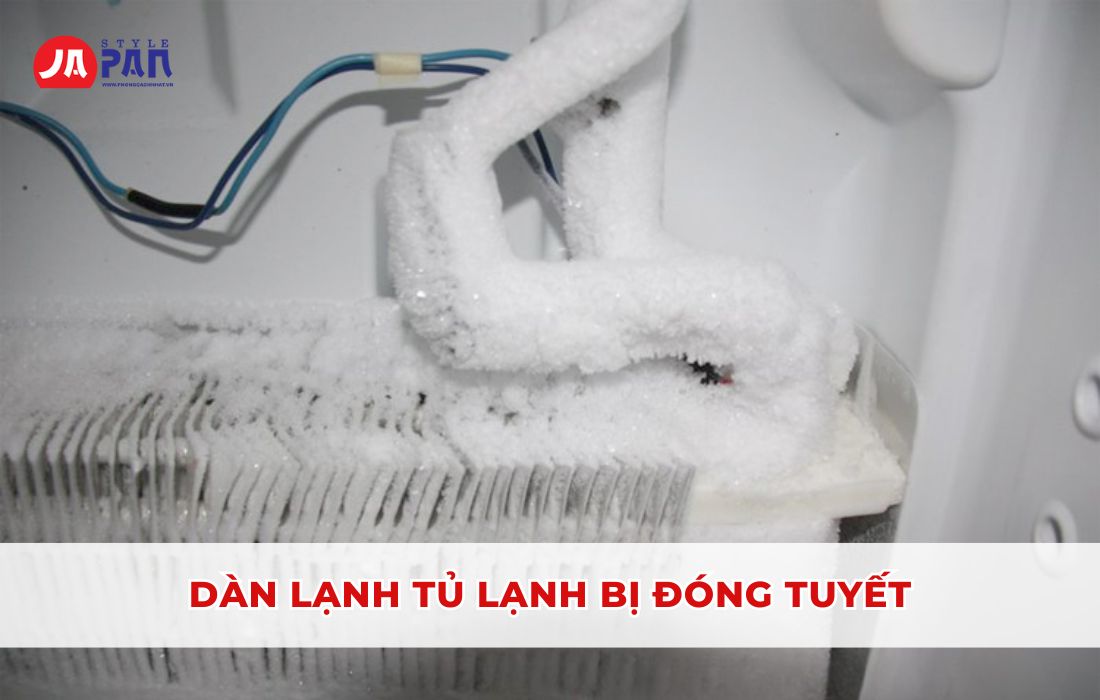 Tủ Lạnh Vẫn Chạy Nhưng Không Đông Đá - Nguyên Nhân Và Cách Khắc Phục 5 Tủ lạnh vẫn chạy nhưng không đông đá - Dàn lạnh bị đóng tuyết