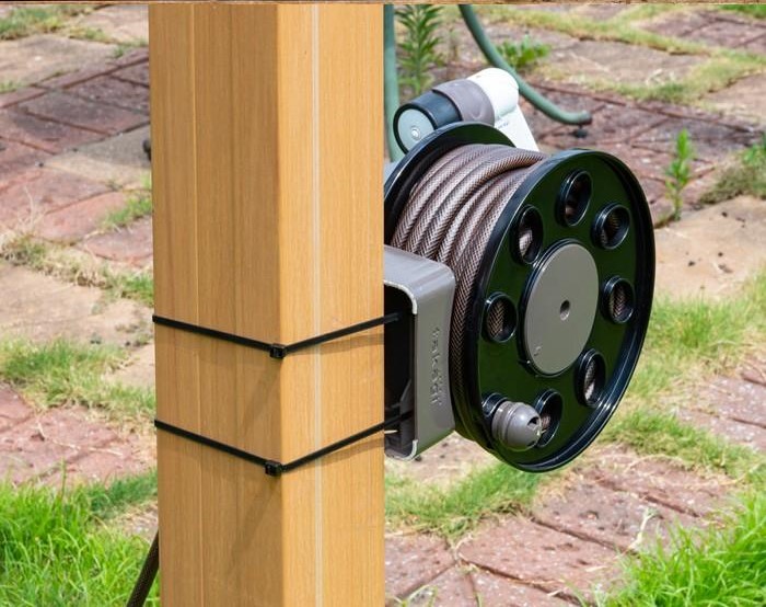 Vòi tưới cây đa năng Takagi R1415BR 15m (treo tường) 32 Vòi tưới cây đa năng Takagi R1415BR 15m treo tường 2