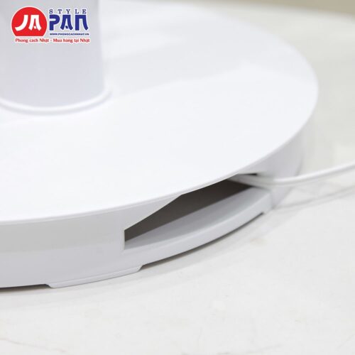 Khe cắm dây nguồn của quạt Panasonic F-CW324-W