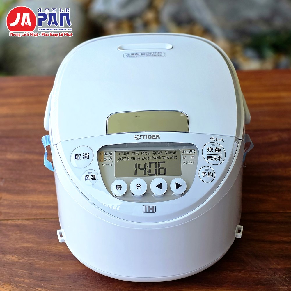 Nồi cơm điện Tiger JPW-M100 | Dung tích 1.0L, nồi cao tần 2 Nồi cơm điện Tiger JPW-M100 chính diện
