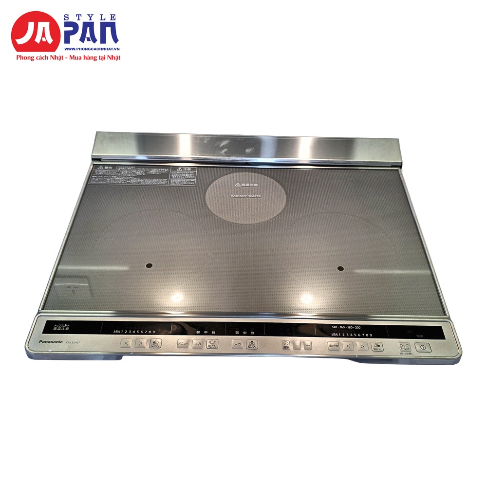Bếp từ Panasonic KZ-L32AST màu bạc trên nền trắng