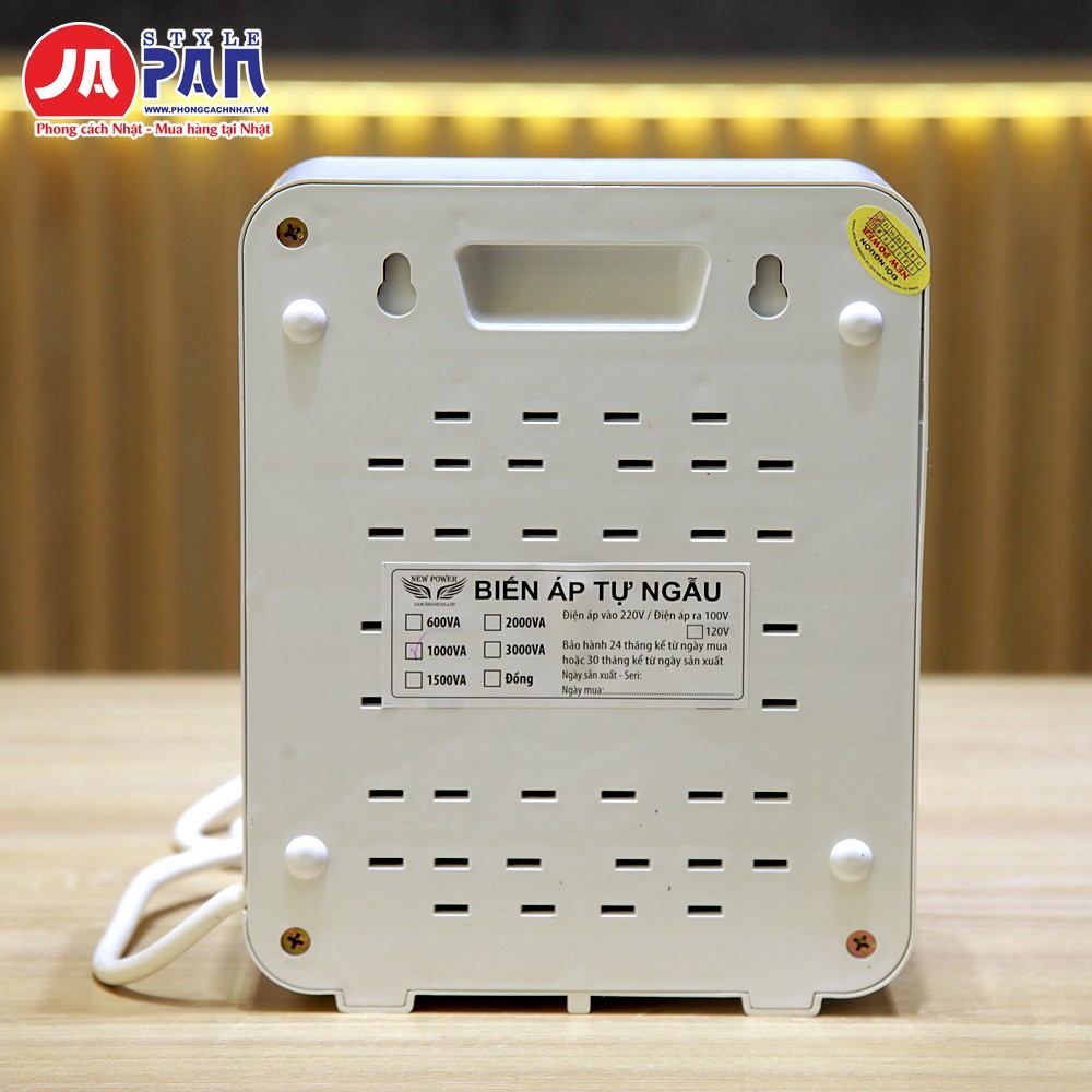 Đổi nguồn New Power 1000VA | Biến áp 220V ra 100V, vỏ nhựa 17 Biến áp đổi nguồn New Power 1000VA – mặt sau