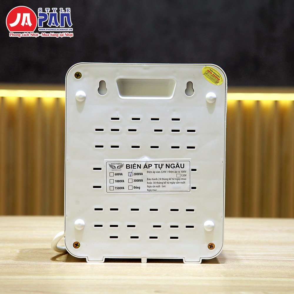 Biến áp đổi nguồn New Power 2000VA – mặt sau