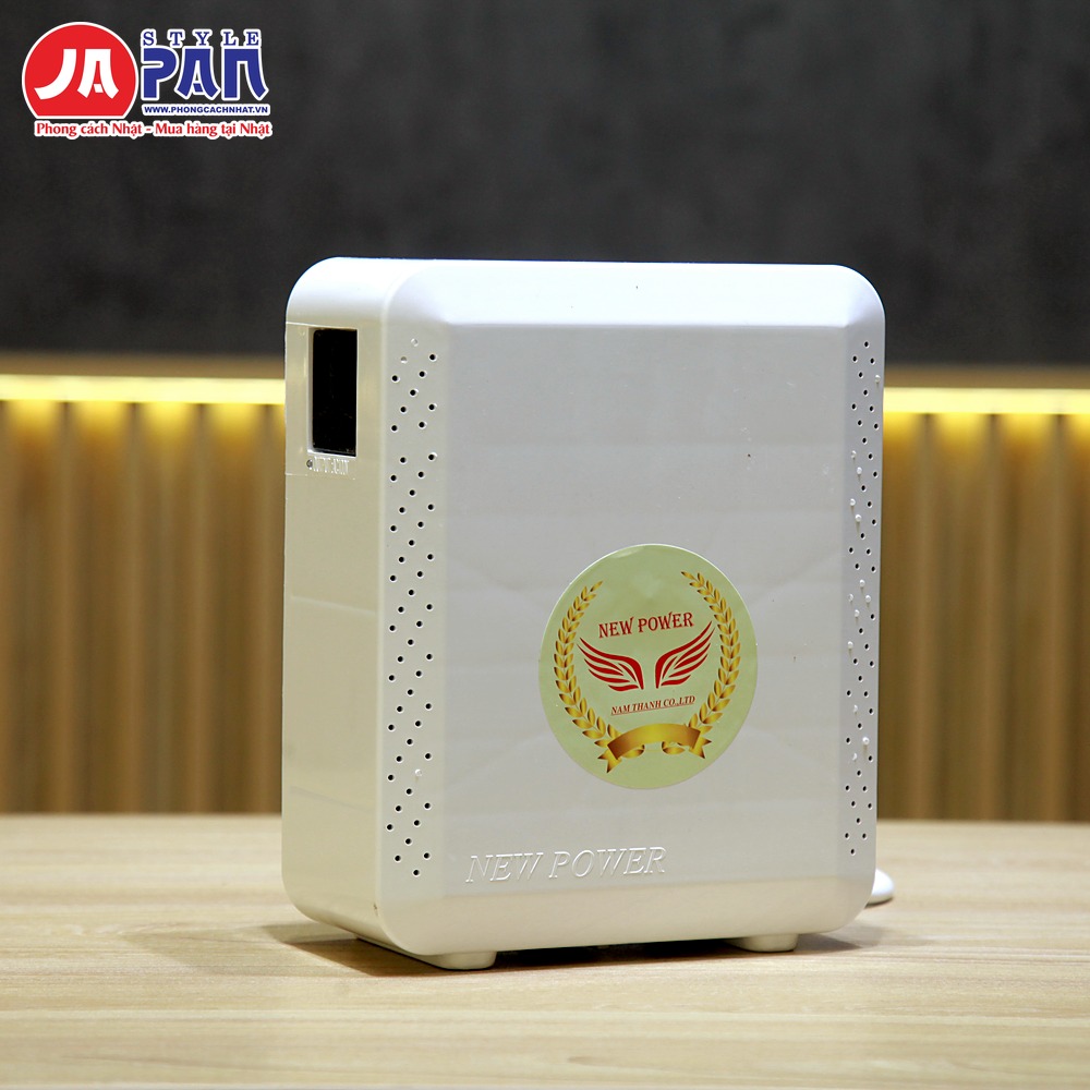 Biến áp đổi nguồn New Power 2000VA – mặt trước