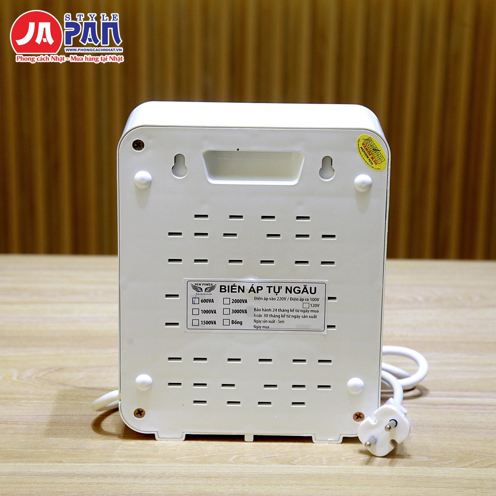 Biến áp đổi nguồn New Power 600VA – mặt sau