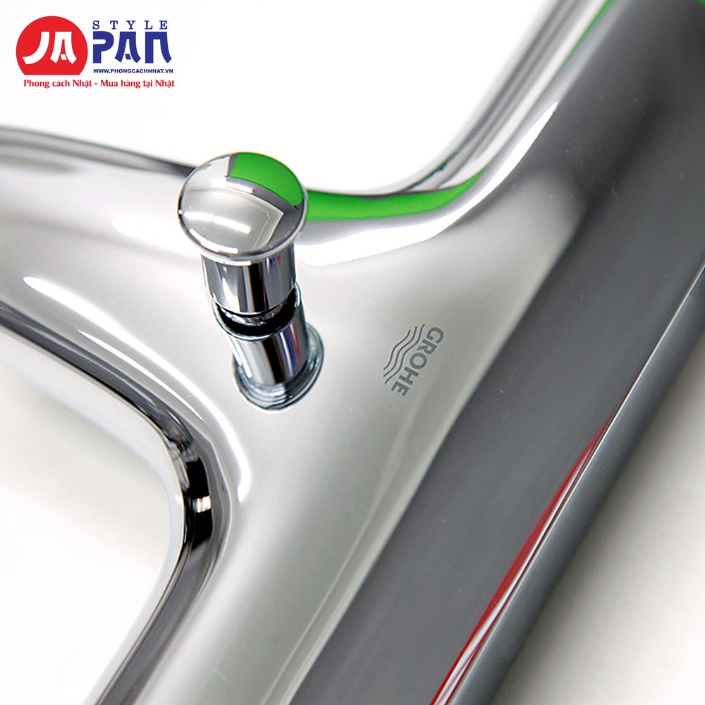 Bộ sen tắm nhiệt độ Grohe Grohtherm 800 34567000 | Củ sen + tay sen + dây sen 7 Bộ sen tắm nhiệt độ Grohe Grohtherm 800 34567000 – cận nút chuyển sen và logo Grohe trên thân