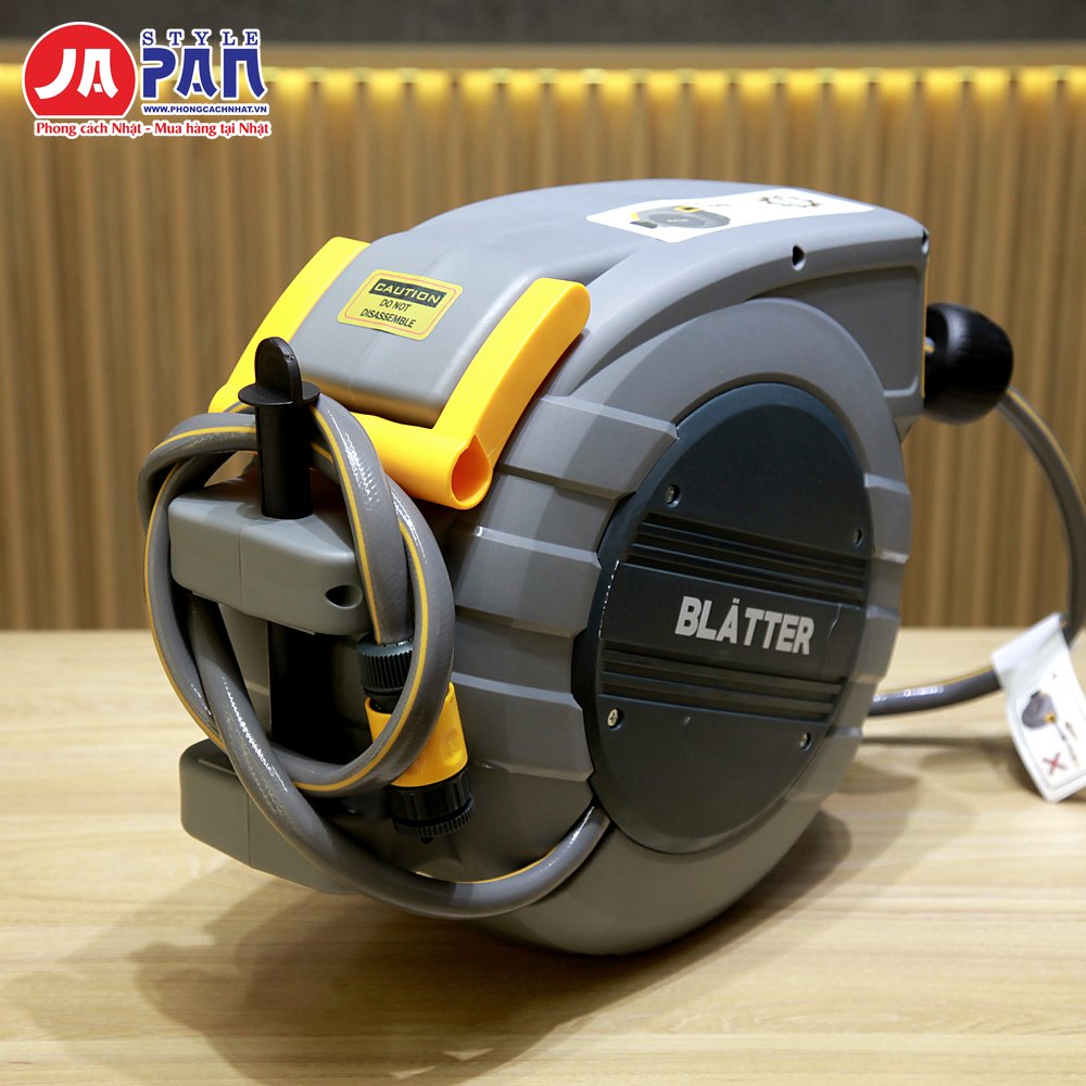 Bộ vòi tưới cây treo tường rút tự động Blatter 10m / 20m / 30m | Dây Ø12 mm 14 Bộ vòi tưới cây treo tường rút tự động Blatter – góc nghiêng