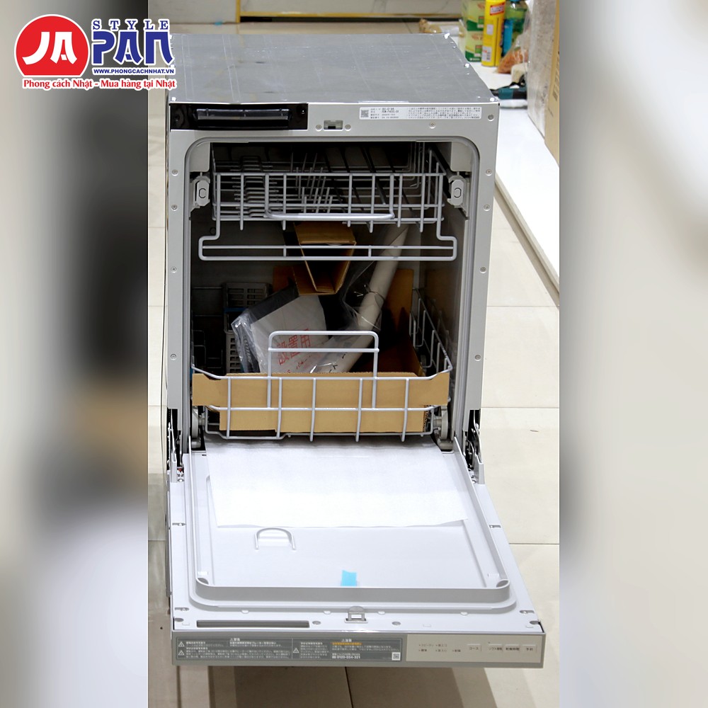Máy rửa bát Rinnai RSW-F403C-SV màu bạc | 8 bộ 3 Máy rửa bát Rinnai RSW-F403C-SV – mở cửa, thấy 2 tầng giàn rửa