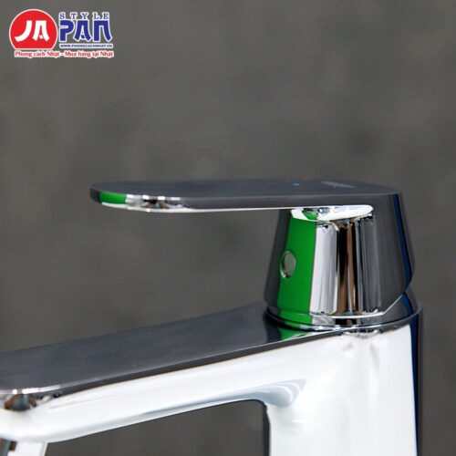Vòi rửa mặt Grohe Eurosmart Cosmopolitan 2342210U – góc nghiêng thấy tay gạt và vòi xả