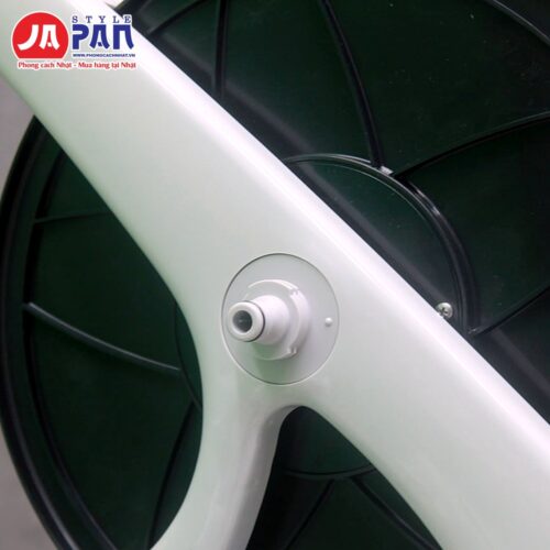 Vòi tưới cây Takagi Aurora V R550CG 50m – cận khớp nối cấp nước bên hông